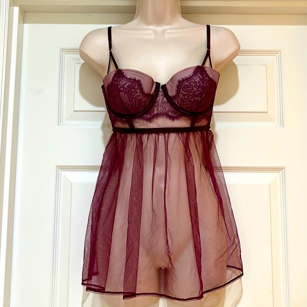 NWOT Victoria’s Lace and Mesh Babydoll Size 34C